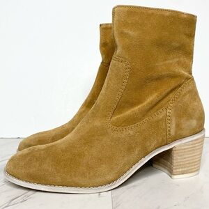 New! Crevo Jade Sand Suede Stacked Heel Bootie 9